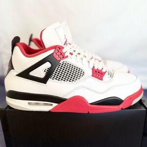 AUTHENTIC Jordan 4 Retro Fire Red size 13 DC7770-160 2020 PRE-OWNED